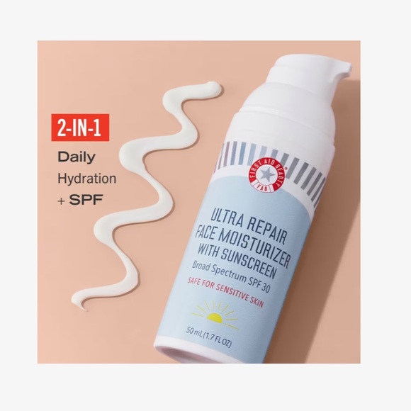 First Aid Beauty ultra repair face moisturizer with sunscreen - Picture 7 of 10